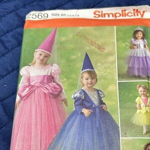 Simplicity 2569  Kids' Costume Pattern - uncut- princesses- queens